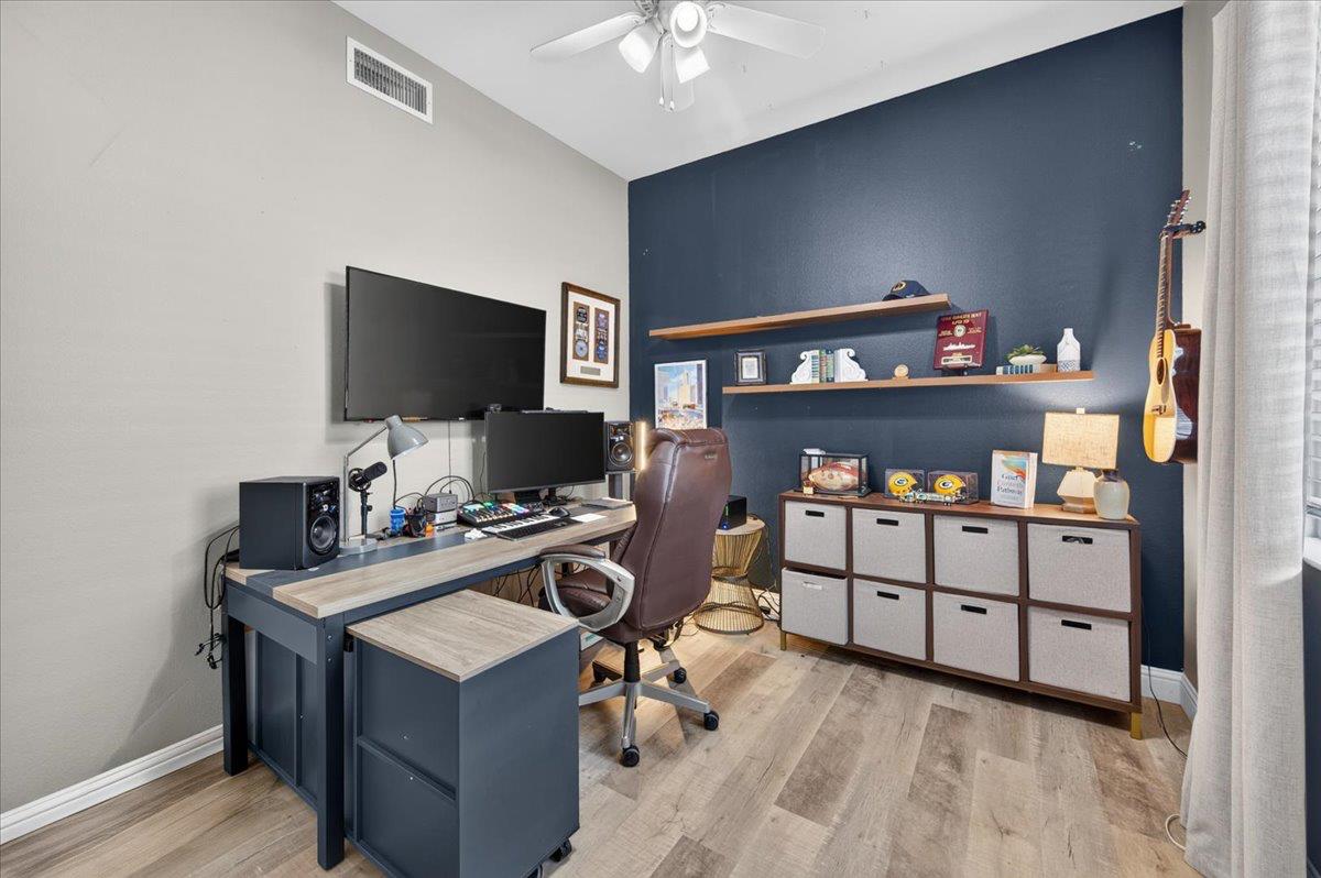 1943 N Douglas Ave, Clovis, CA 93619