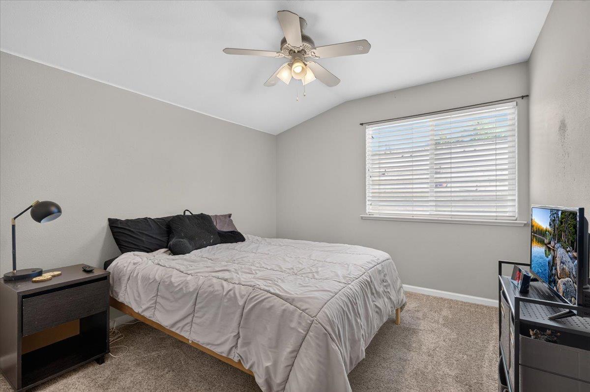 1943 N Douglas Ave, Clovis, CA 93619