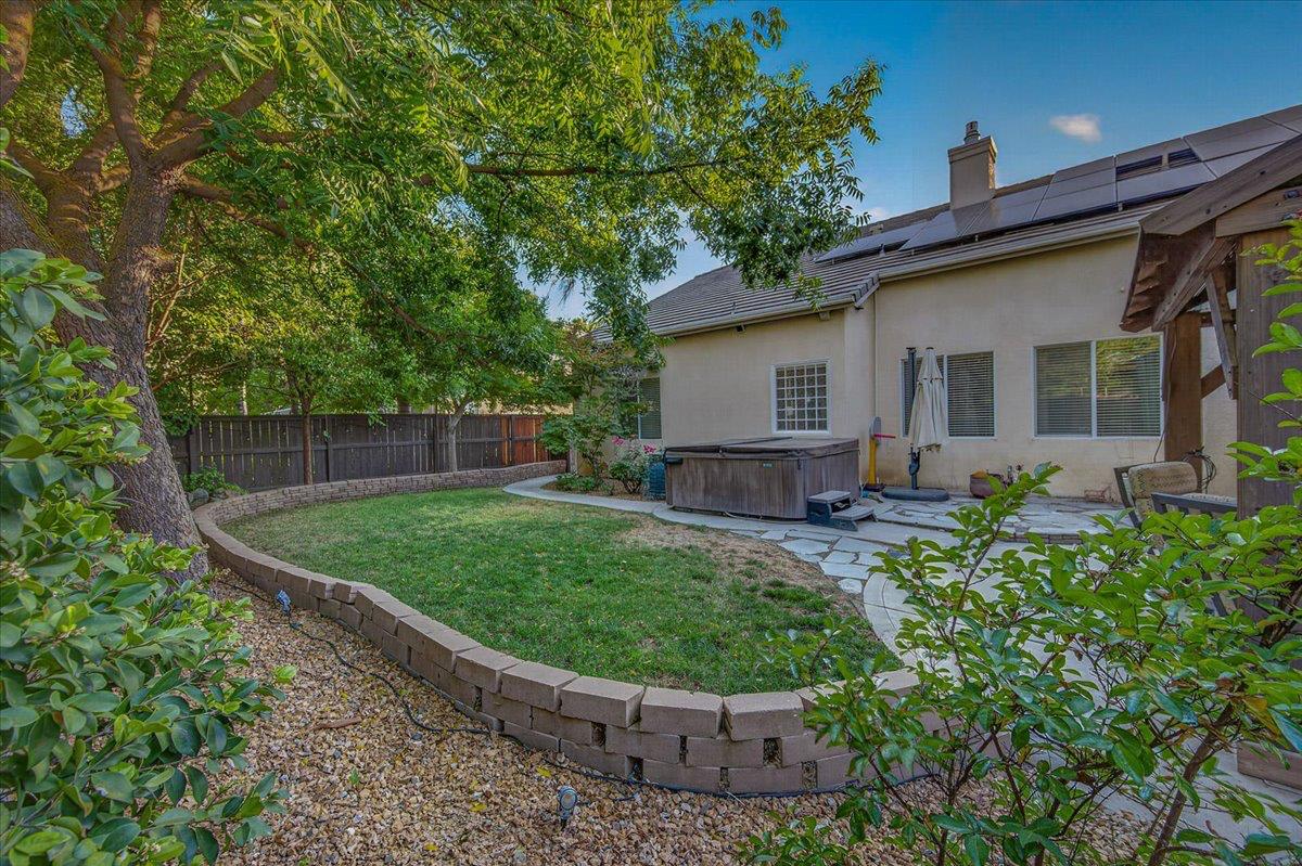 1943 N Douglas Ave, Clovis, CA 93619