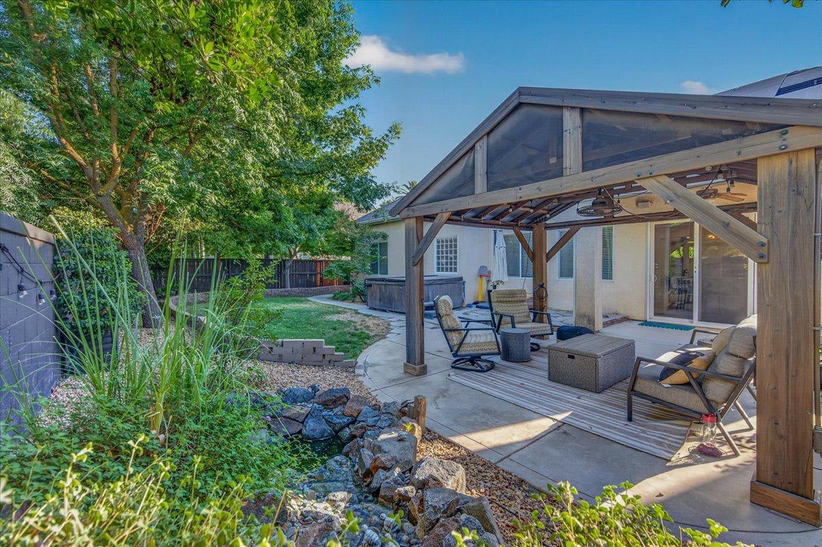1943 N Douglas Ave, Clovis, CA 93619