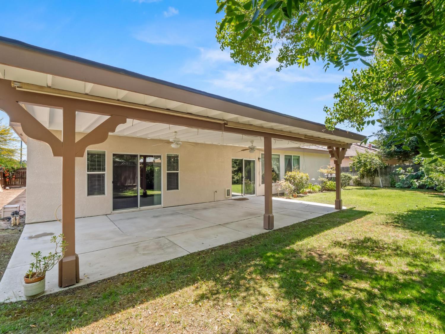 2222 Carson Ave, Clovis, CA 93611