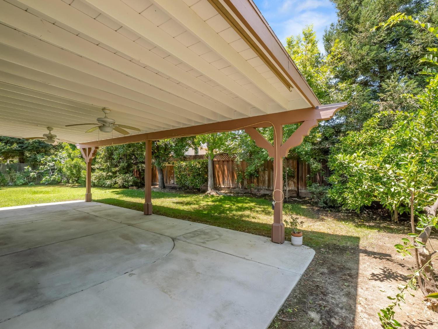 2222 Carson Ave, Clovis, CA 93611