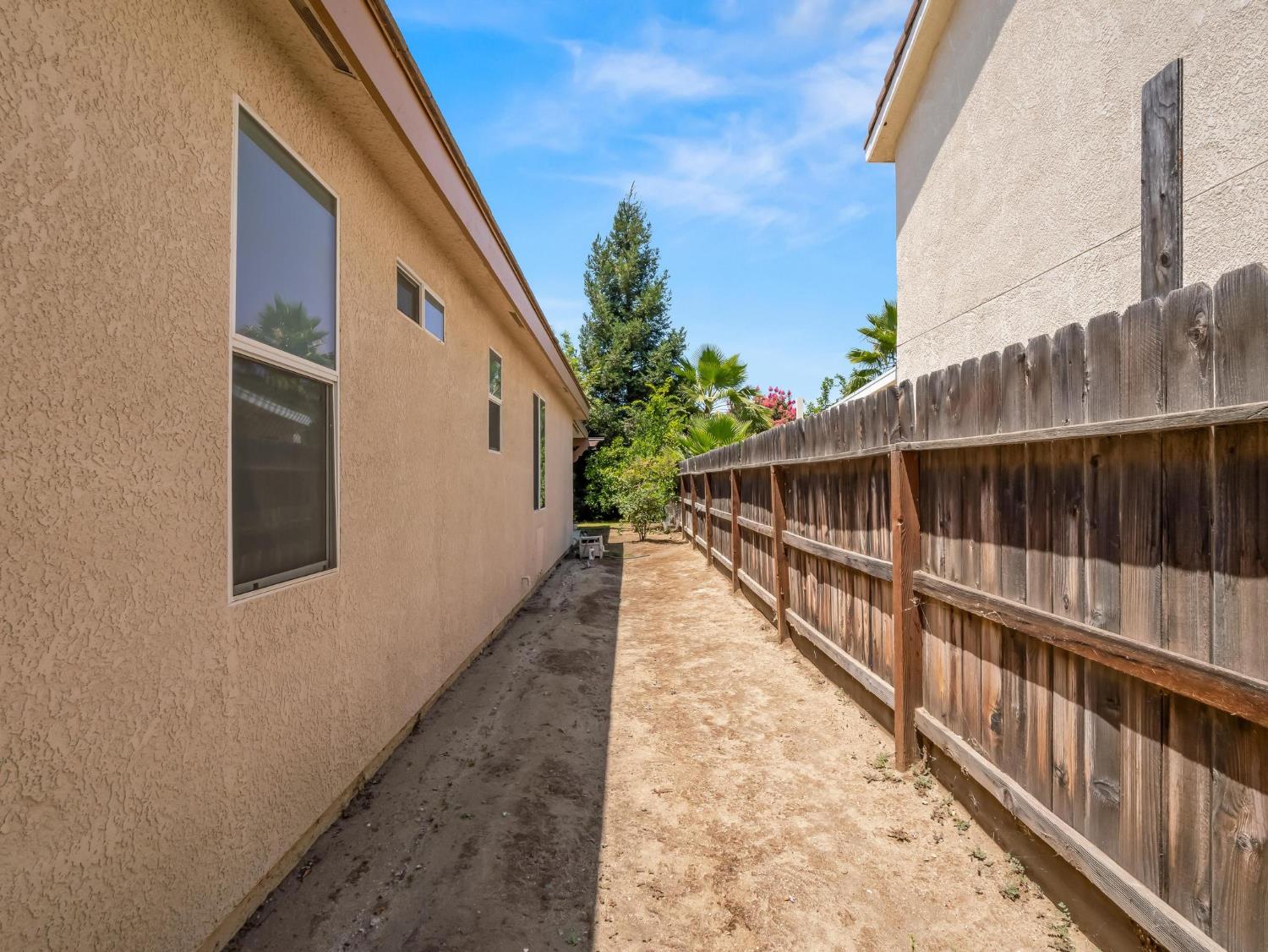 2222 Carson Ave, Clovis, CA 93611