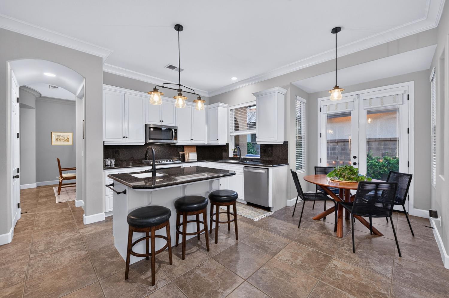 1802 N Kaweah Ave, Clovis, CA 93619