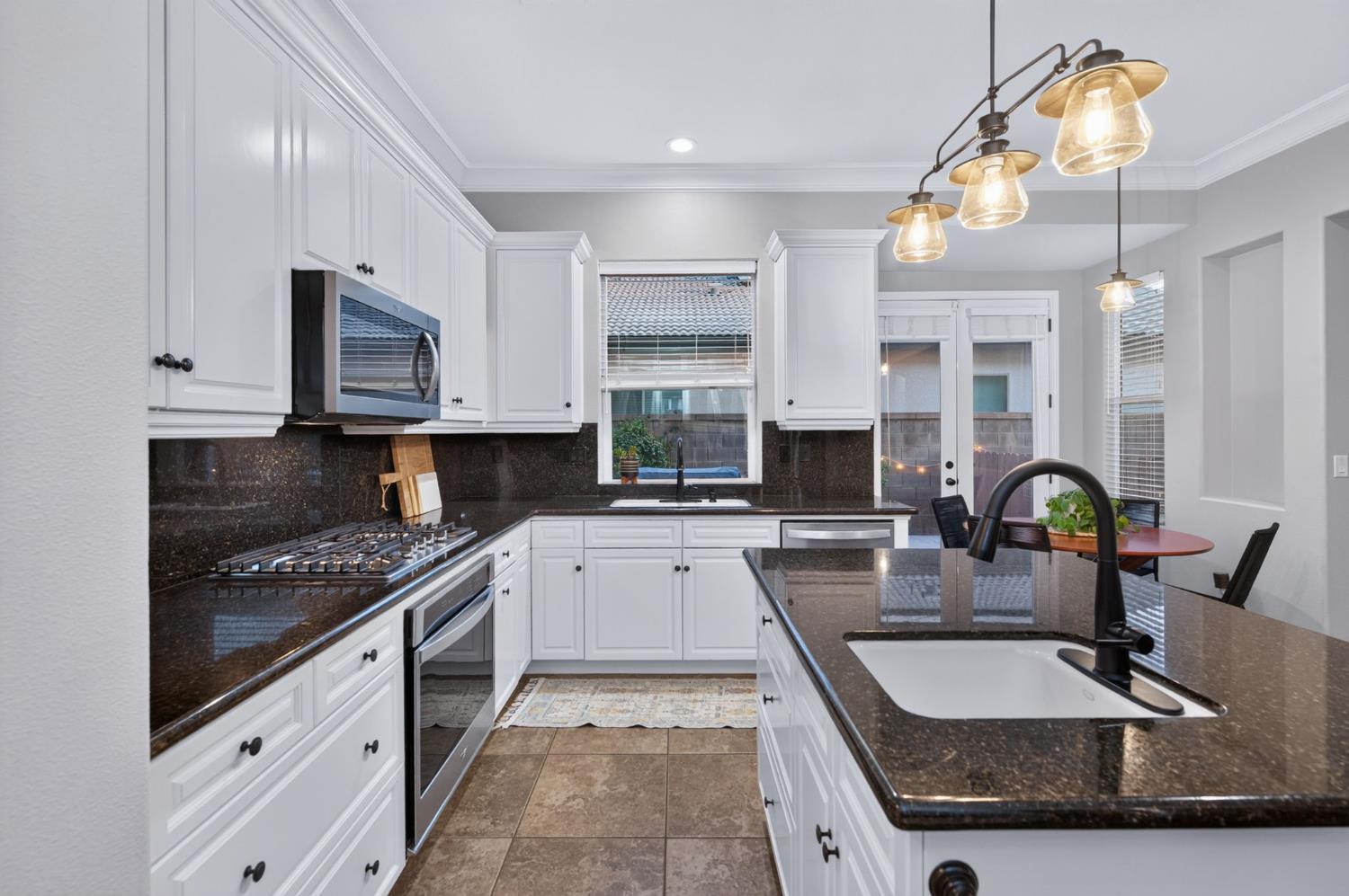 1802 N Kaweah Ave, Clovis, CA 93619