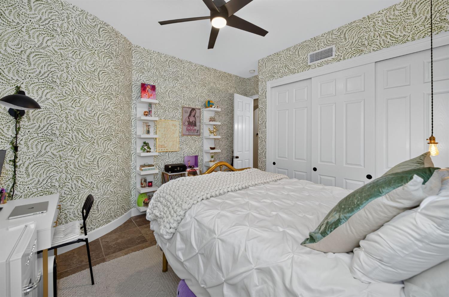 1802 N Kaweah Ave, Clovis, CA 93619