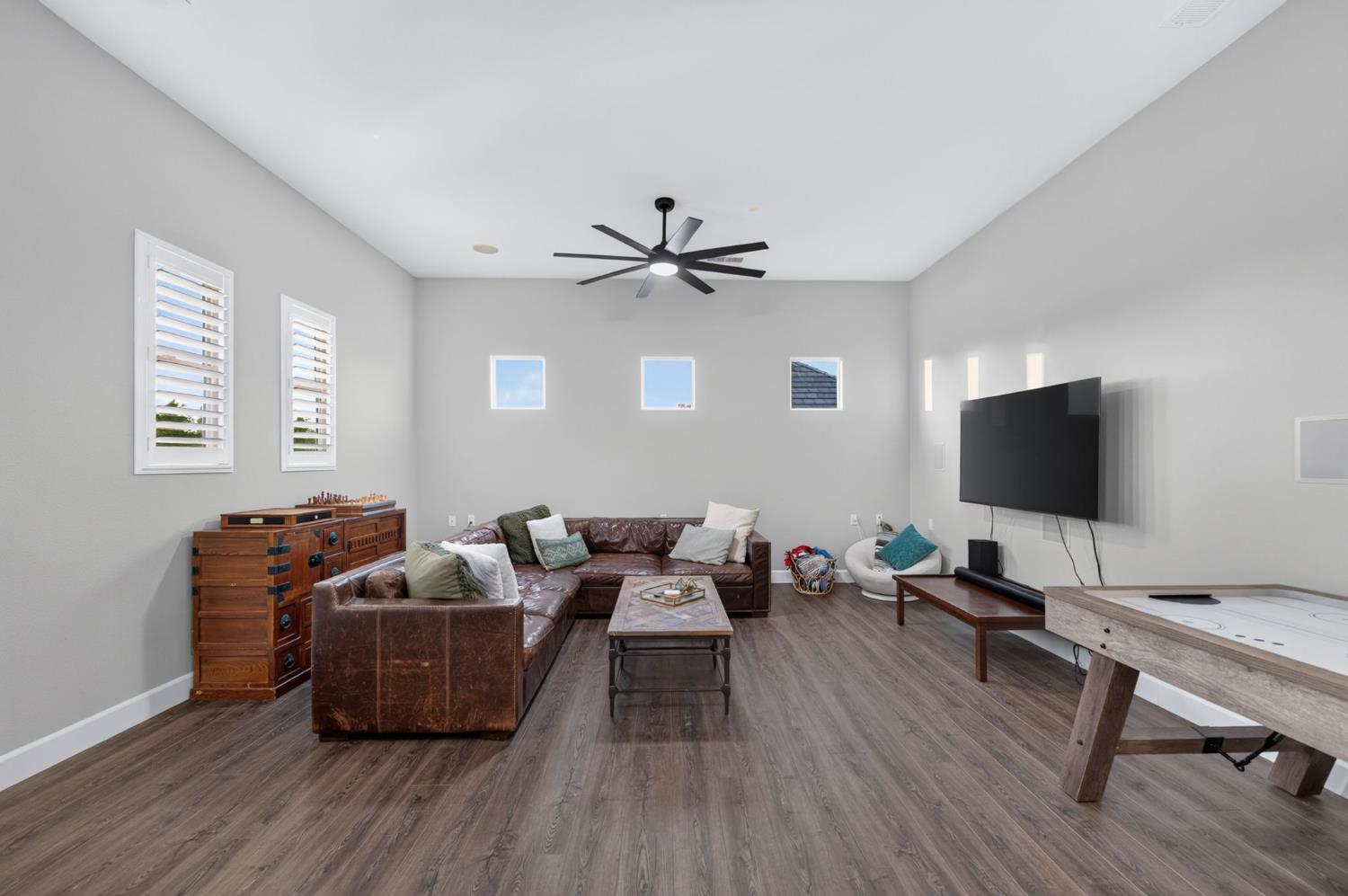 1802 N Kaweah Ave, Clovis, CA 93619