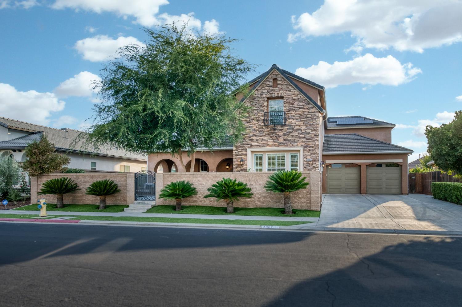 1802 N Kaweah Ave, Clovis, CA 93619