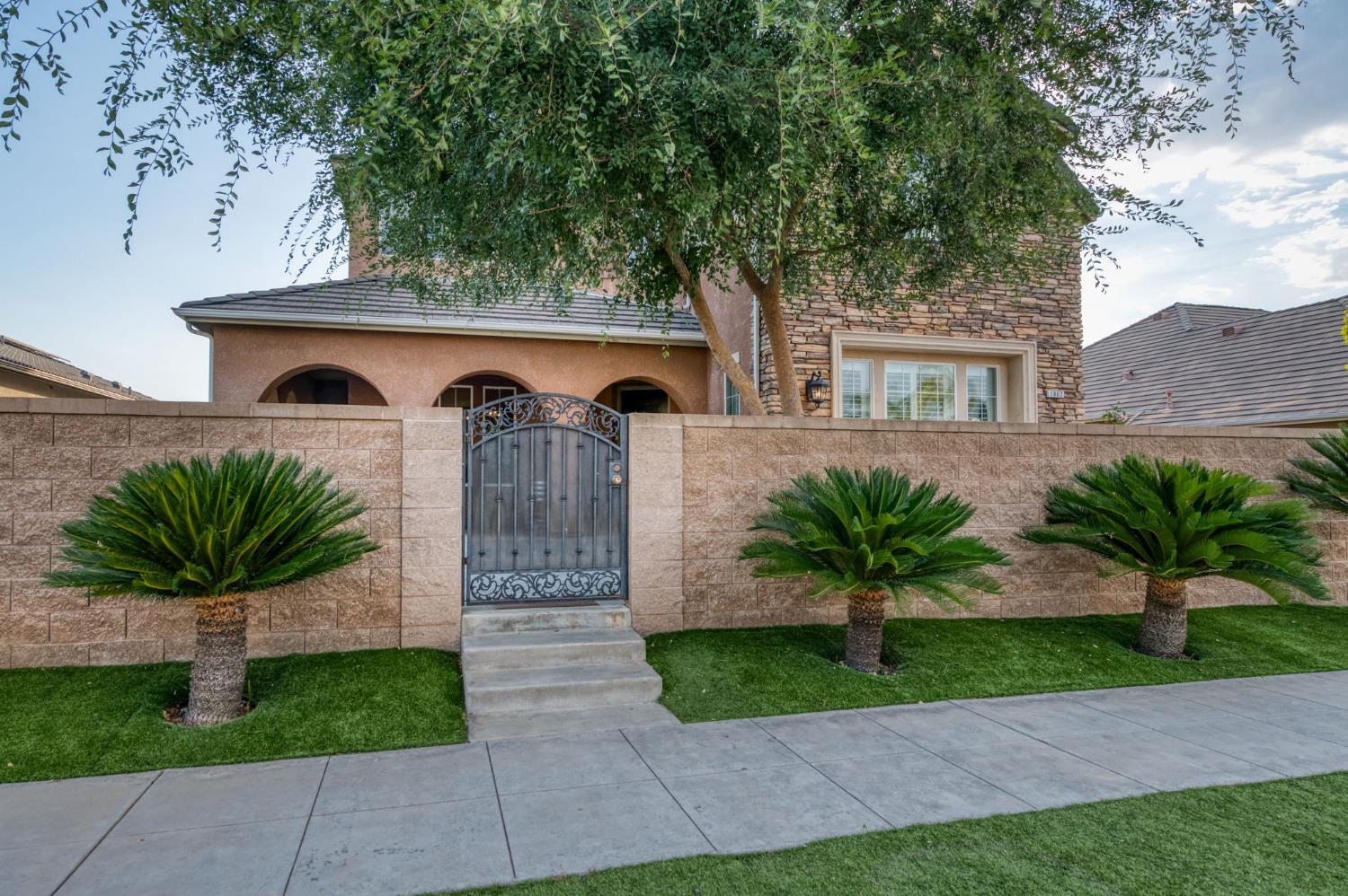 1802 N Kaweah Ave, Clovis, CA 93619