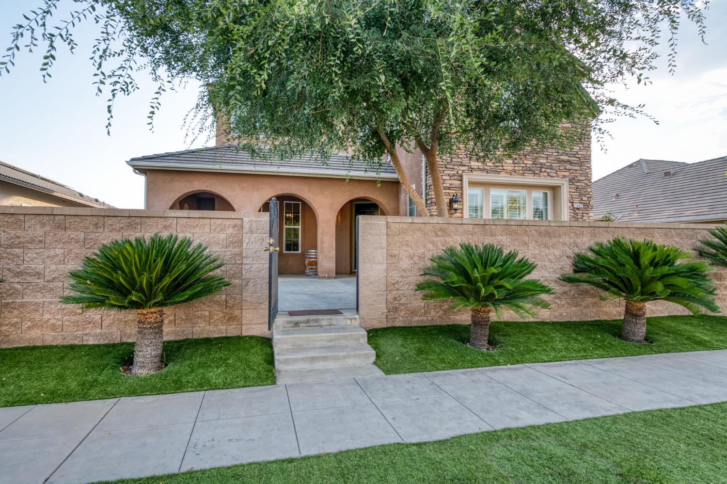 1802 N Kaweah Ave, Clovis, CA 93619