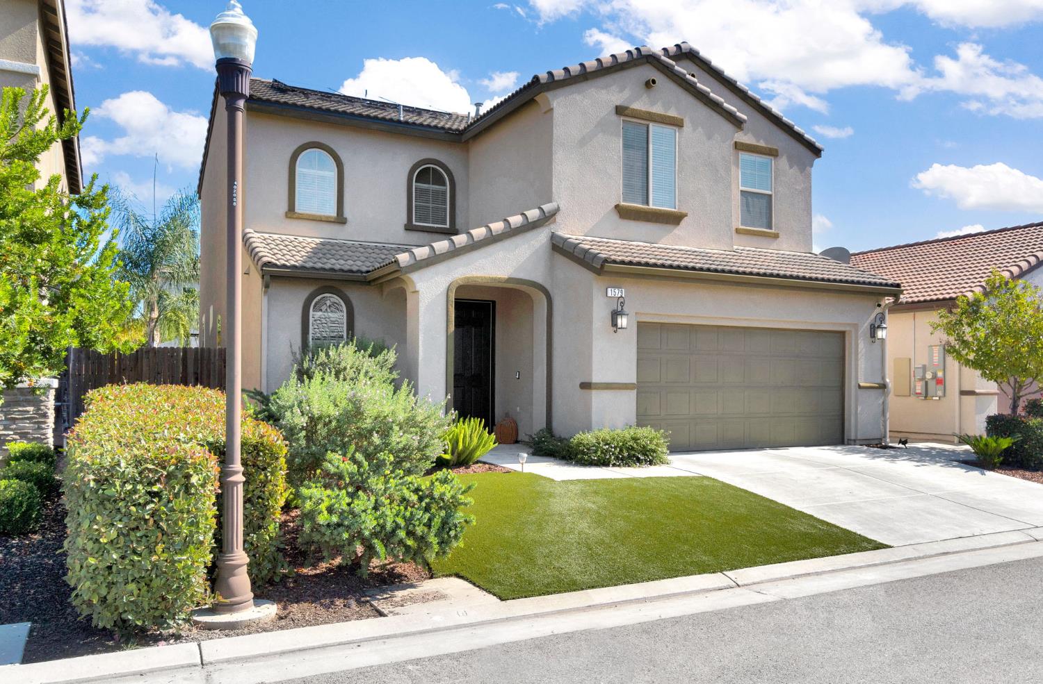 1579 Medellin Ln, Clovis, CA 93619