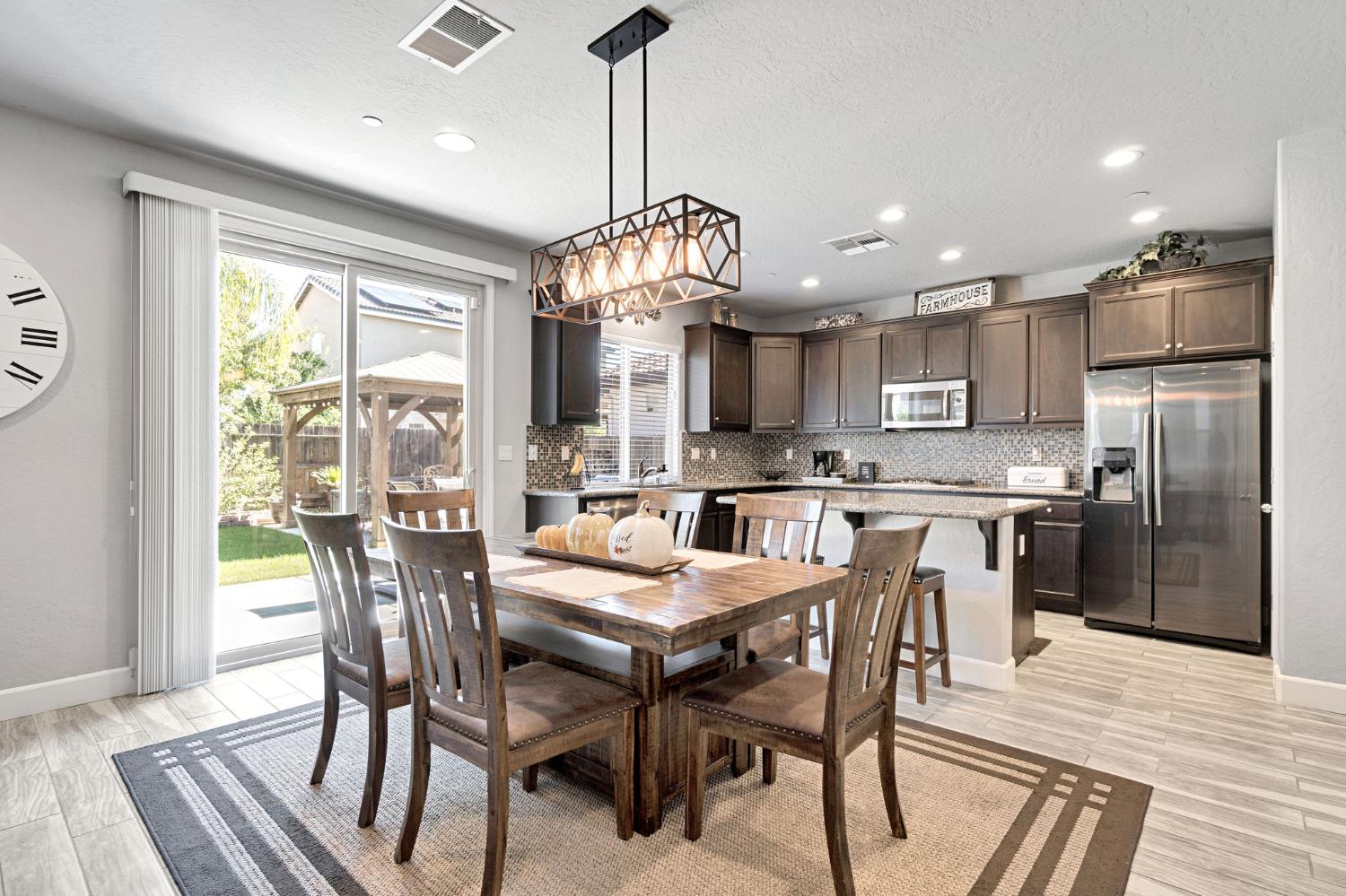 1579 Medellin Ln, Clovis, CA 93619