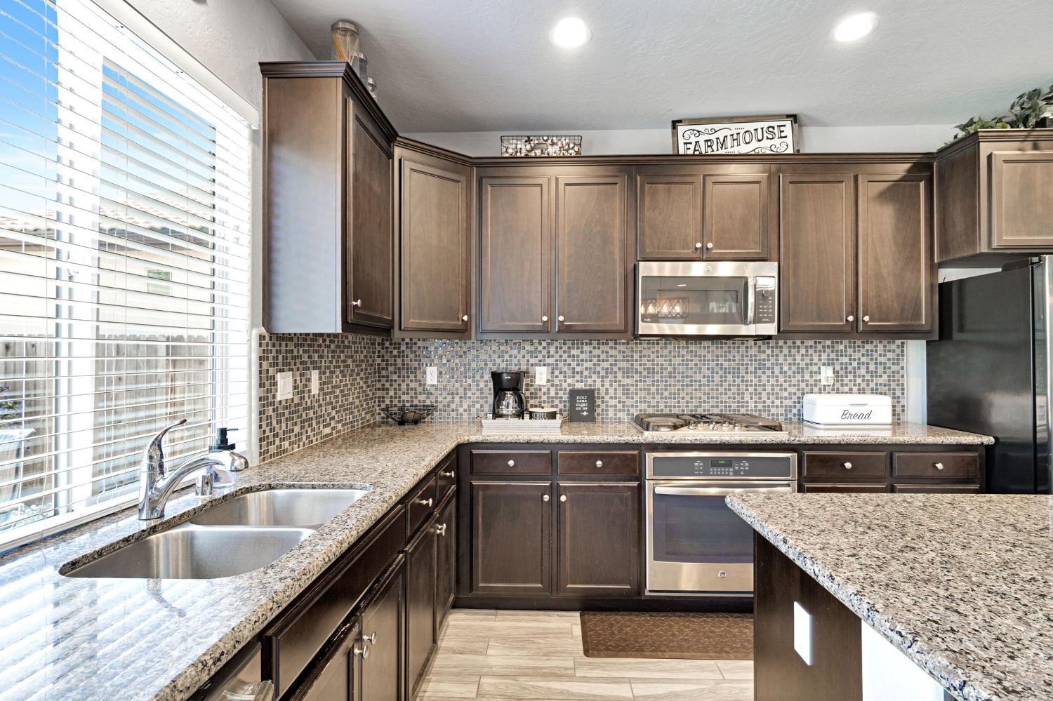1579 Medellin Ln, Clovis, CA 93619