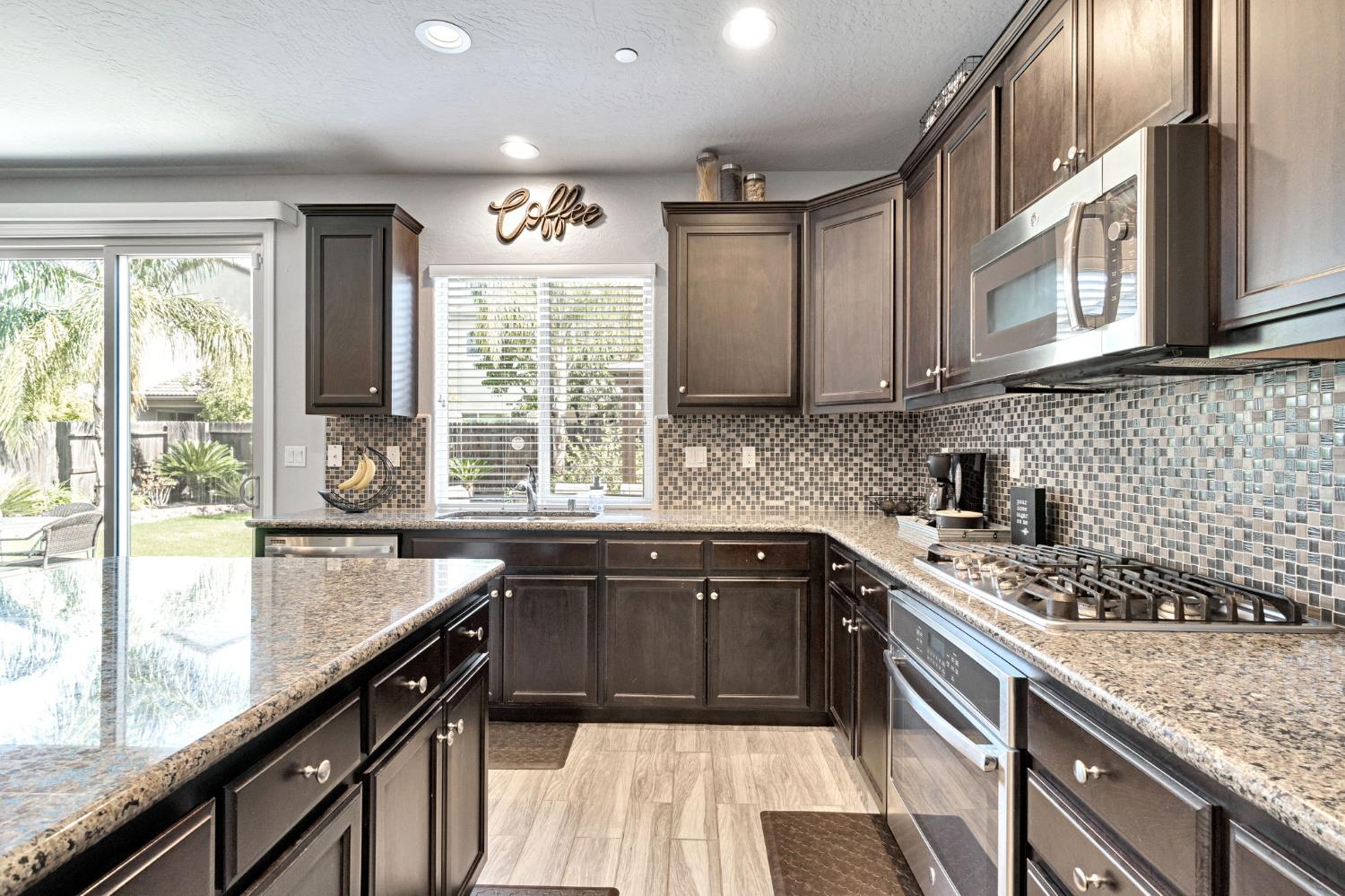 1579 Medellin Ln, Clovis, CA 93619