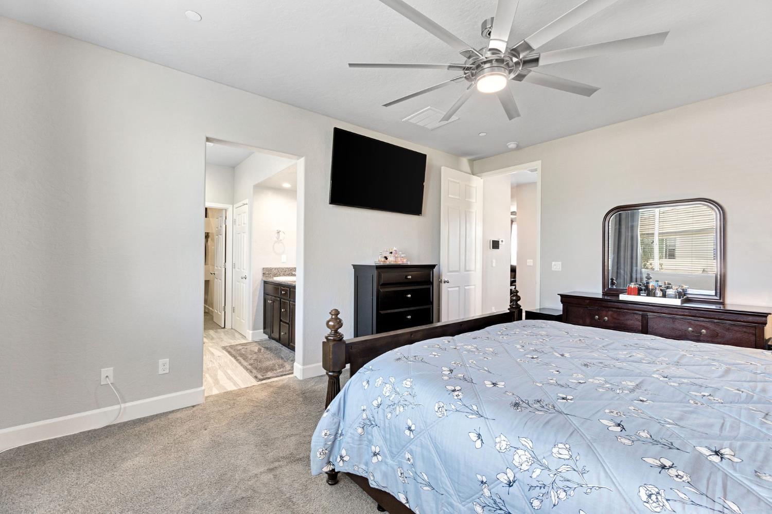 1579 Medellin Ln, Clovis, CA 93619