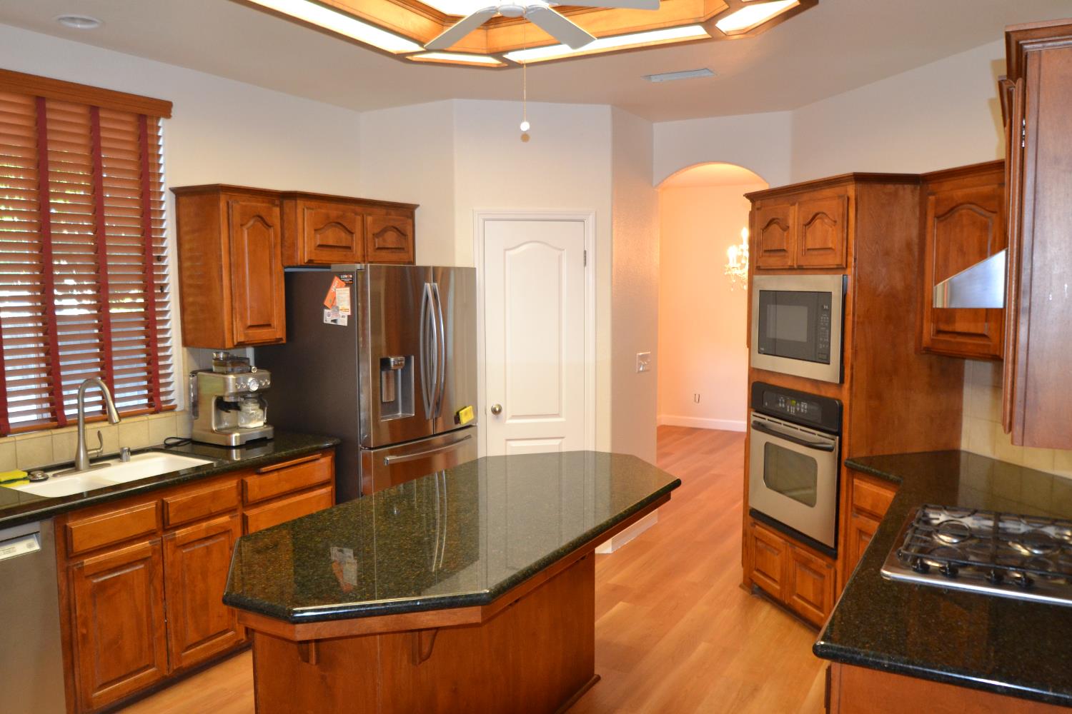 377 Moody Ave, Clovis, CA 93619
